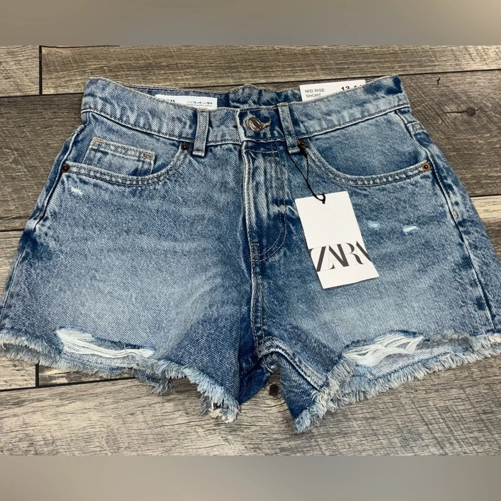 New ZARA Mid Rise Shorts Girls size 13-14 - Picture 1 of 4